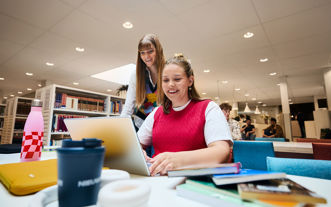 VT studeren studiecentrum twee meiden